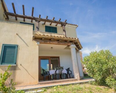 Attractive townhouse with sea views - No. 108/3