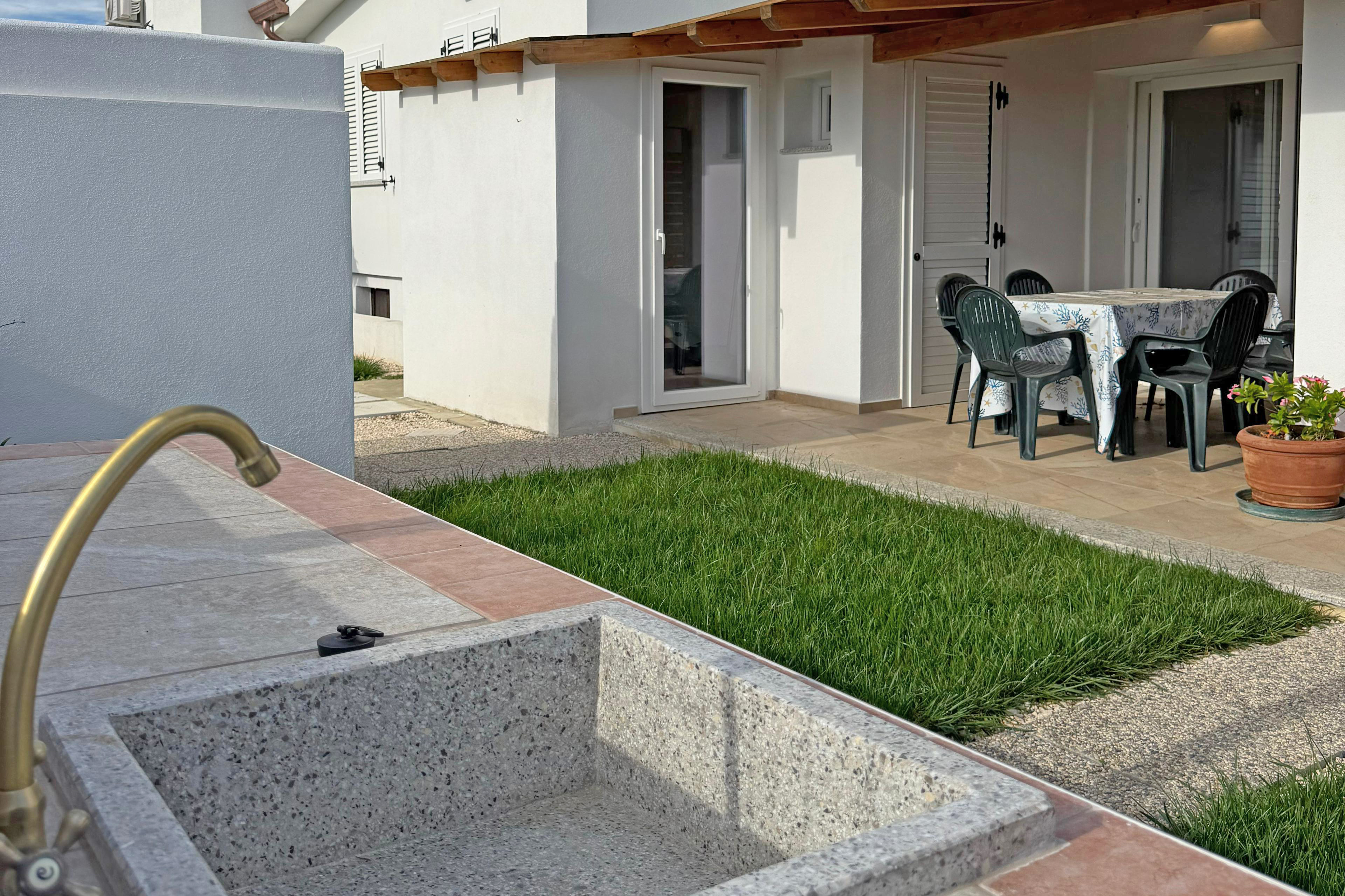 Modern and affordable apartment on the beach - No. 142C